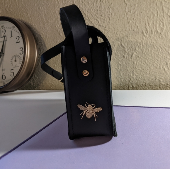 Bee cross body bag - Picture 2 of 5